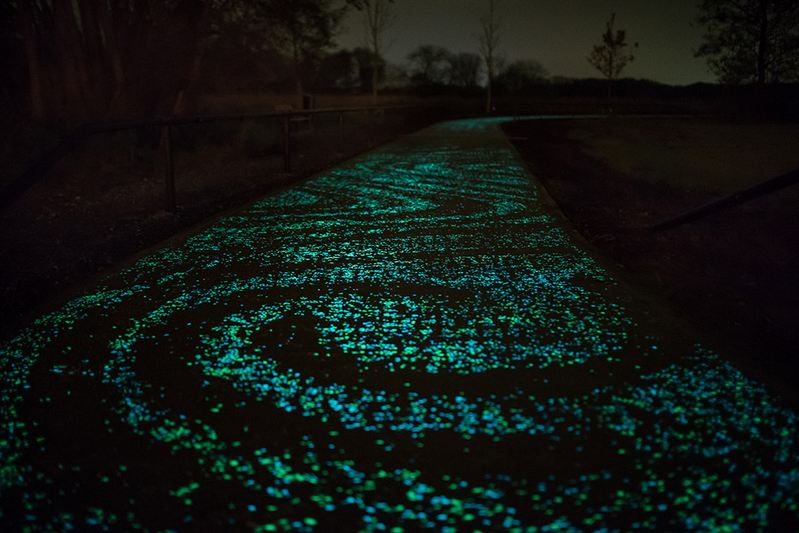 glowing-road-netherlands-Van-Gogh2