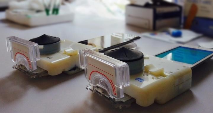 A Smartphone Dongle for Fast and Cheap HIV and Syphilis Tests