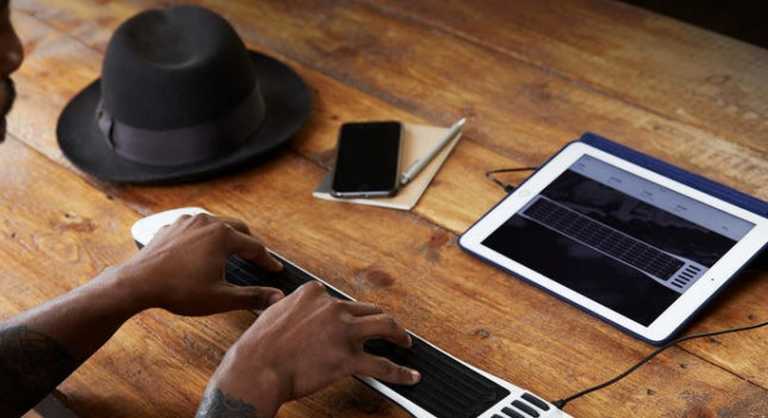 Artiphon-INSTRUMENT-1-phone-into-musical-instrument