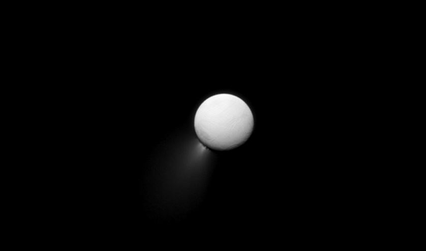 Enceladus-water-saturn-nasa-moon-life