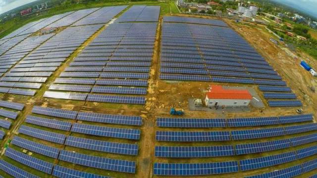Worlds-first-completely-Solar-powered-airport-in-India-3-640x360