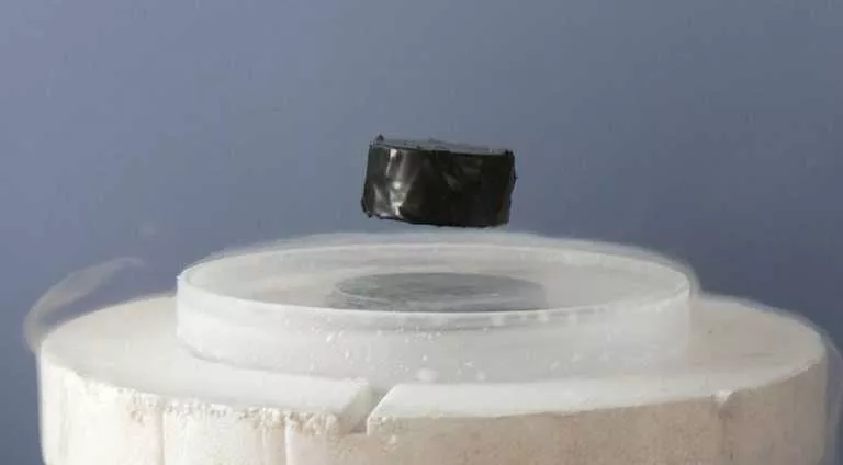 Stinky Hydrogen Sulphide Is The Best Superconductor Yet, Breaks Record
