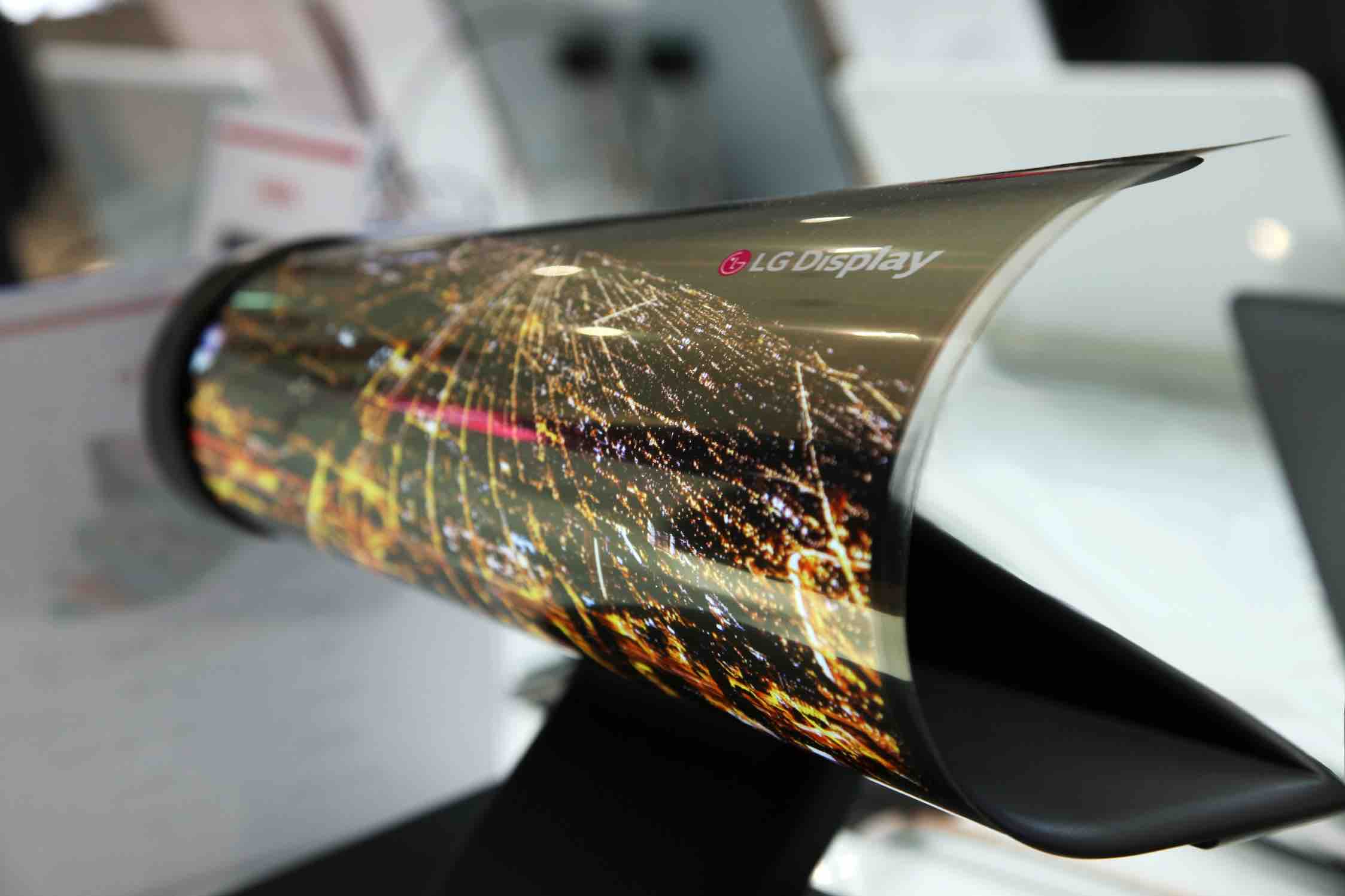 CES+2016_18+inch+Rollable+OLED