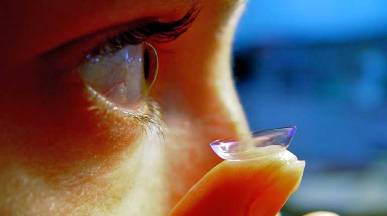 ‘Game Changing’ Technology Turns Contact Lenses Into Tiny Computer Screens