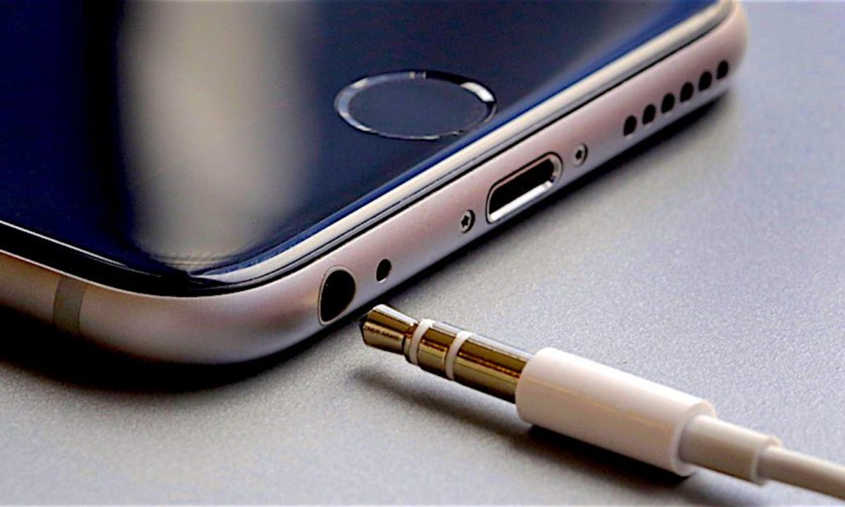 Here's Why Apple's Decision To Kill 3.5mm Headphone Jack Is Terrible