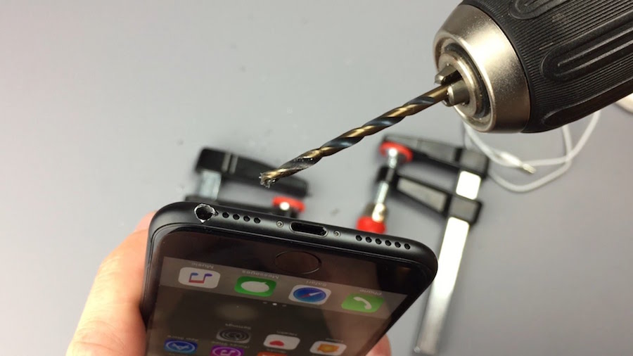 iphone-7-headphone-jack-drill