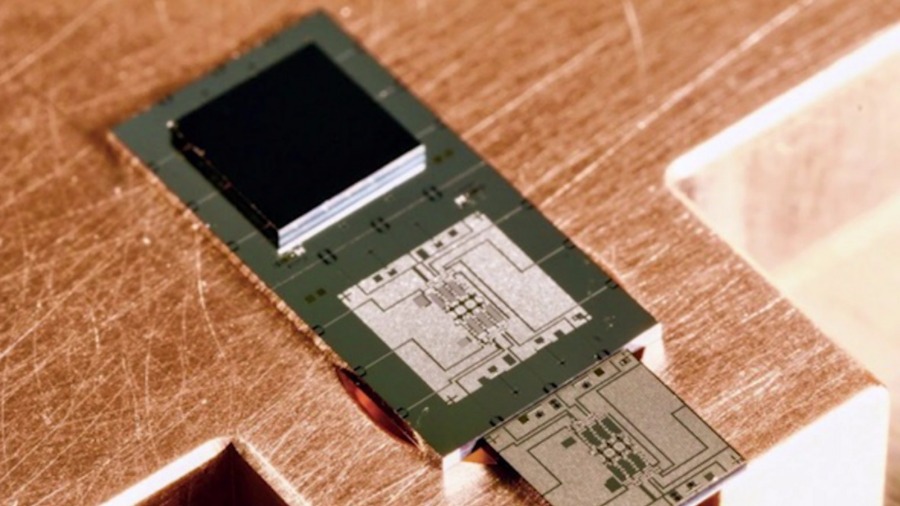 Google Quantum Computing chip1