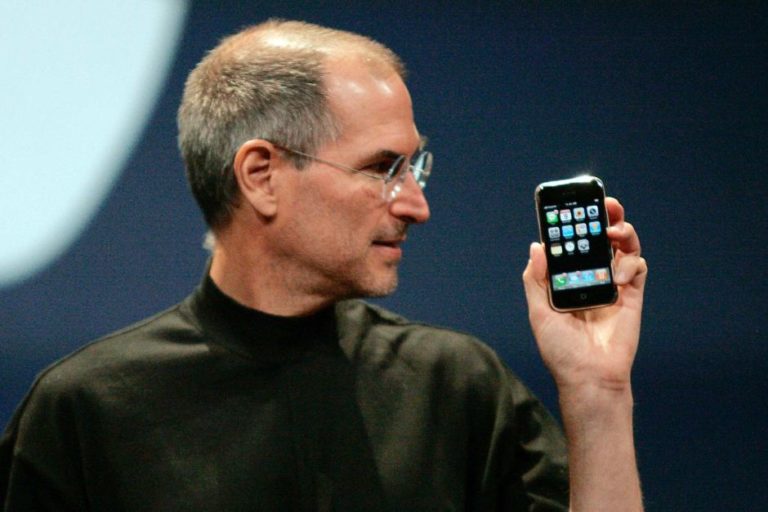 iPhone Would Never Have Existed If Steve Jobs Didn’t Hate a Guy At Microsoft