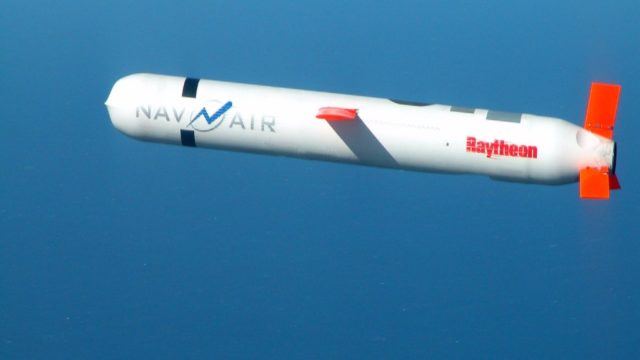 1280px-Tomahawk_Block_IV_cruise_missile-edit