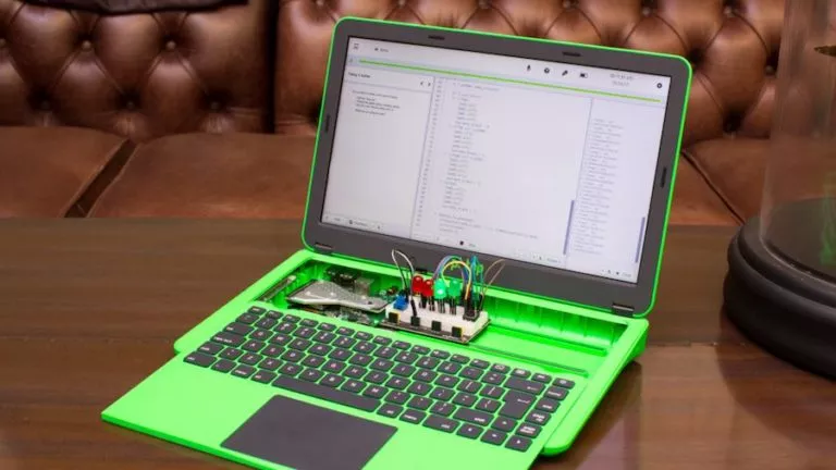 blik Demokratisk parti Kilde Pi-Top: This Raspberry Pi And Linux-powered Laptop Is For New Coders And  Makers