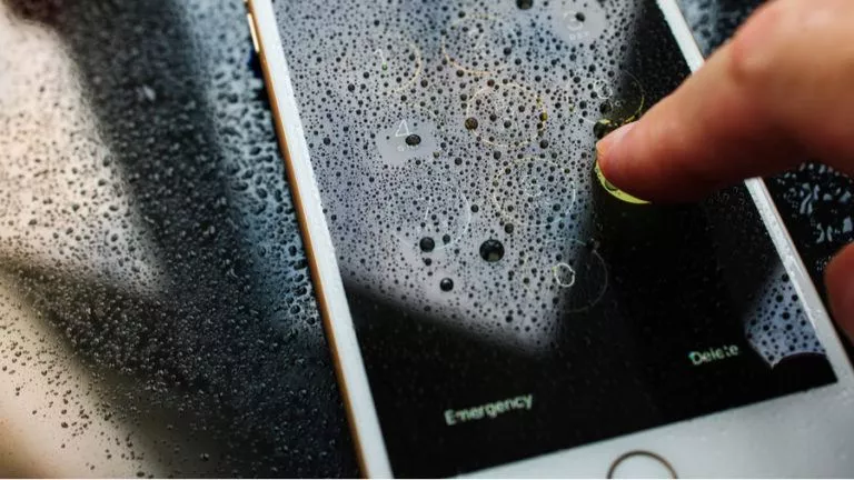 Apple patent for iPhone in rain