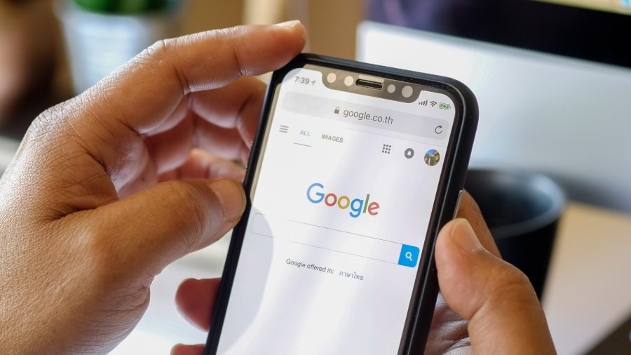 Google’s Homepage On Mobile Is No Longer A Clean Search Box