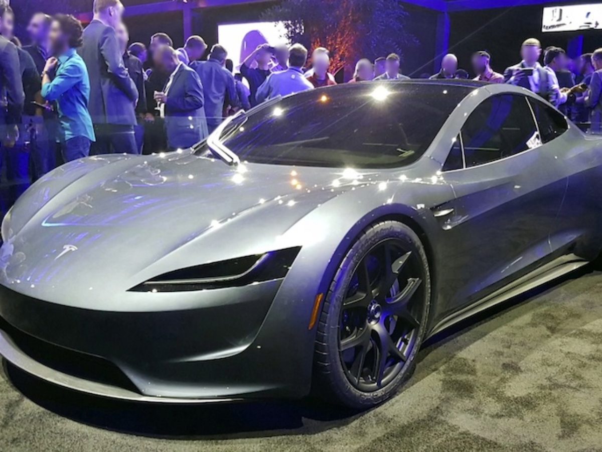 Tesla Roadster 2020 Vs Bugatti - roblox vehicle simulator tesla roadster