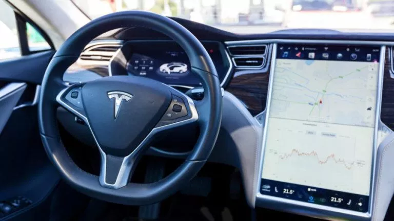 Tesla’s New Emergency Braking System Can Prevent Cars From Hitting People