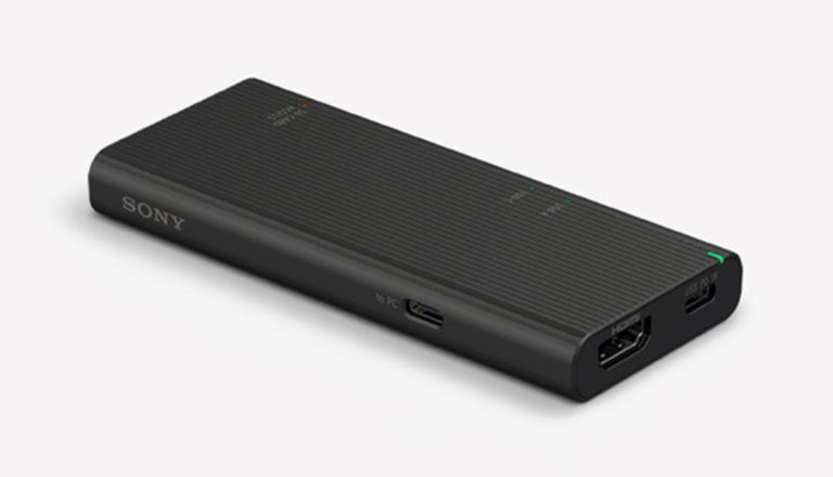 Sony USB-C hub world's fastest SD card reader