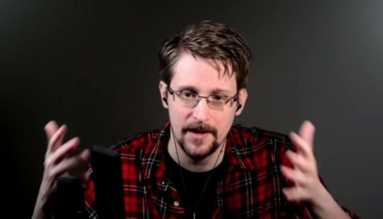 Edward Snowden Explains How Smartphones Spy On Us