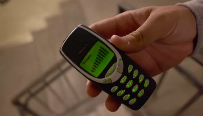 Nokia 3310 drop test 4