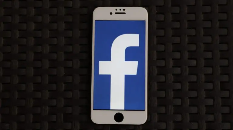 Facebook App iPhone Camera Spying