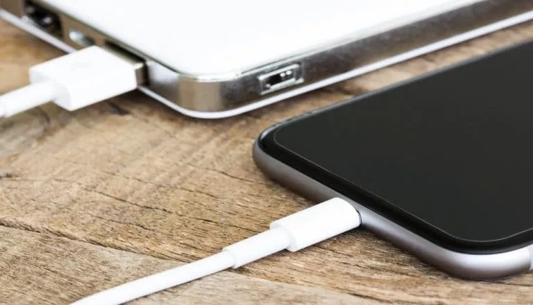 Apple forced to introduce common charging port
