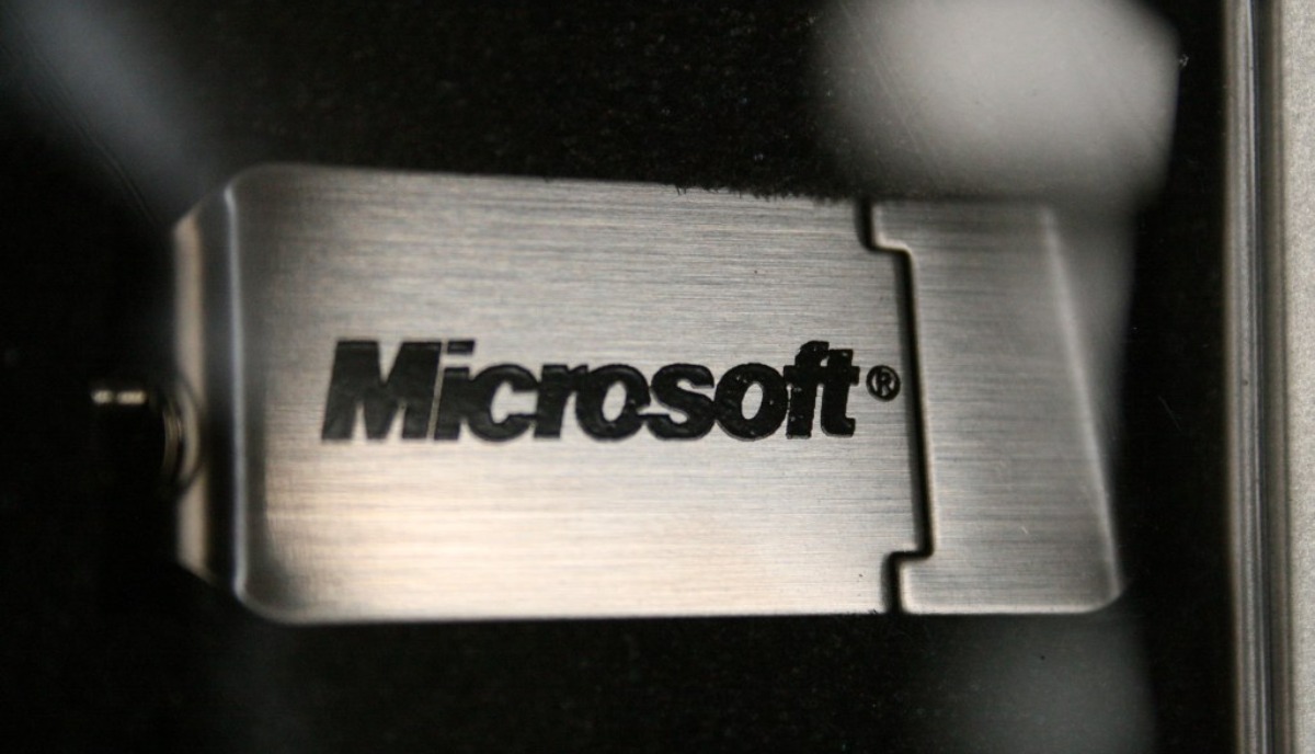 اختراق 1.2 مليون حساب Microsoft ، والخطأ "نفسه" 77