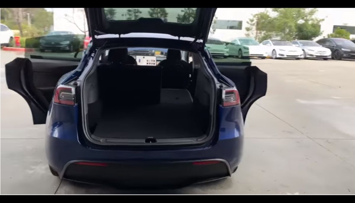 Tesla Model Y First Impression_ Review, first delivery