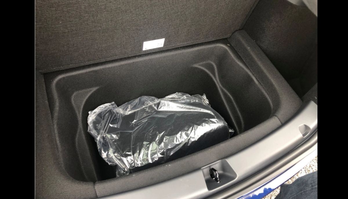 Tesla Model Y interior leak images ahead of delivery