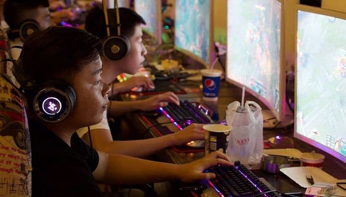 chinese players can't play online games with foreigners