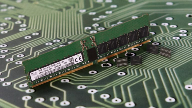 SK Hynix DDR5 Memory Chip
