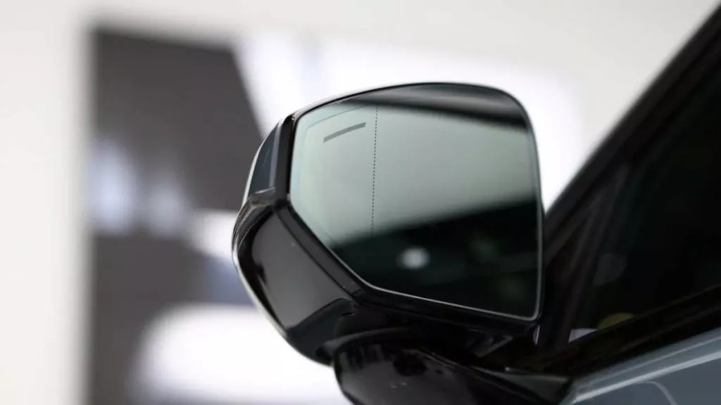 Tesla Model 3 Vs Polestar 2 Frameless Mirror Design