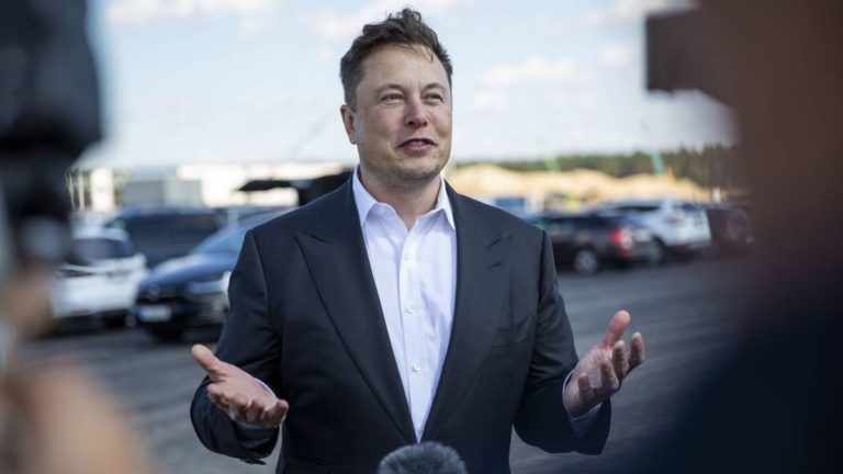 Elon Musk Tesla Apple (1)