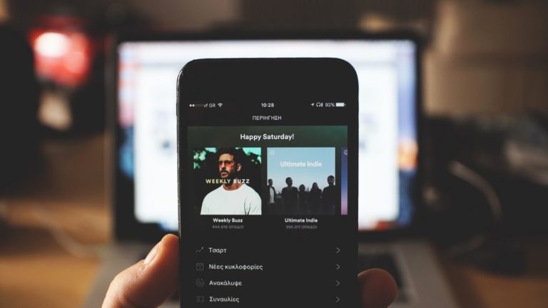 How to upload a custom playlist image on spotify