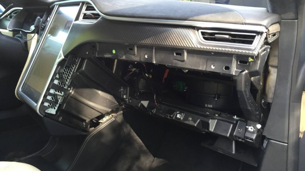 Tesla Model S and Model X dashboard uncovered