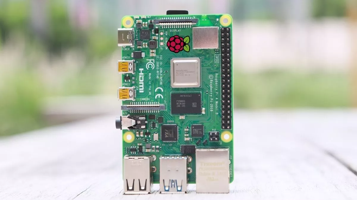 Buy Raspberry Pi 4 4GB - Model B at affordable prices - ®