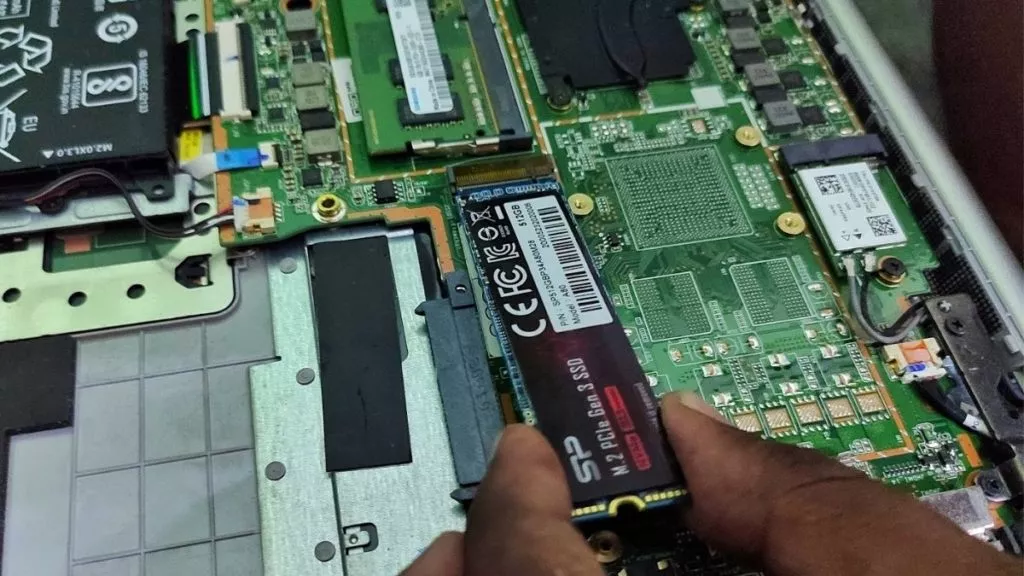 how to install an ssd