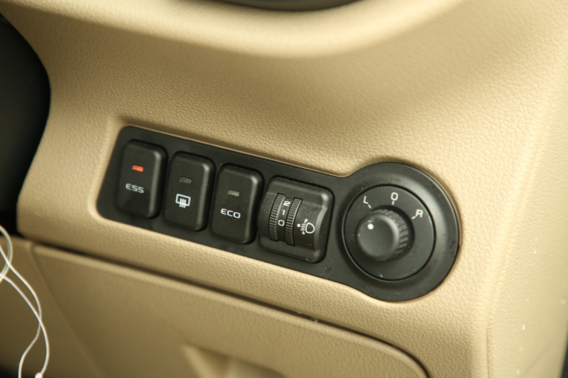 mahindra bolero neo controls