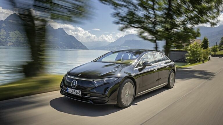 Mercedes benz eqs electric car