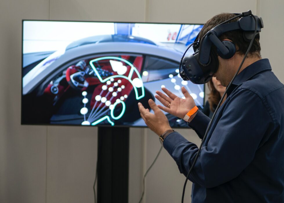 using virtual reality in future