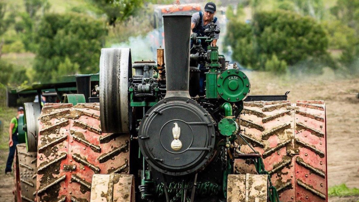 150 Case is the world's largest steam traction engine
