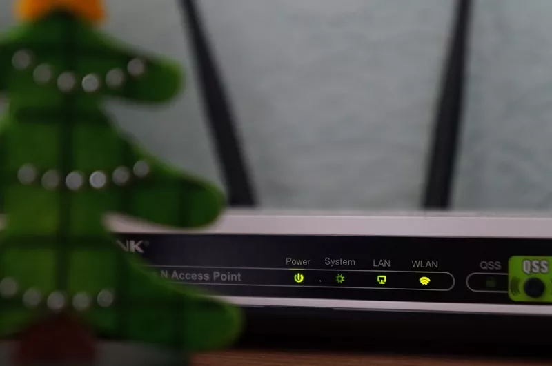 wifi router with two antennae