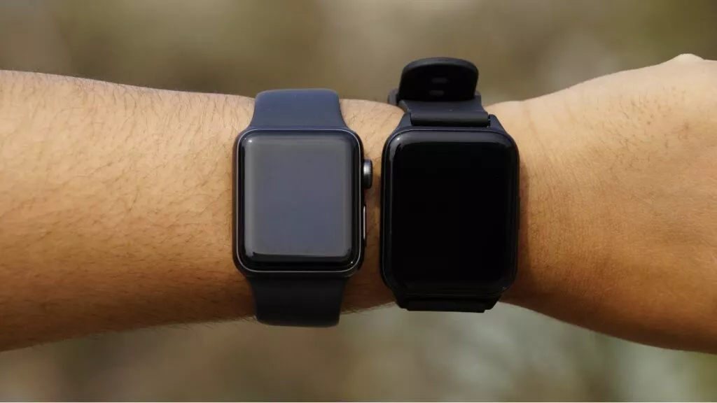 Apple Watch Series 3 and Tranya Go Smartwatch