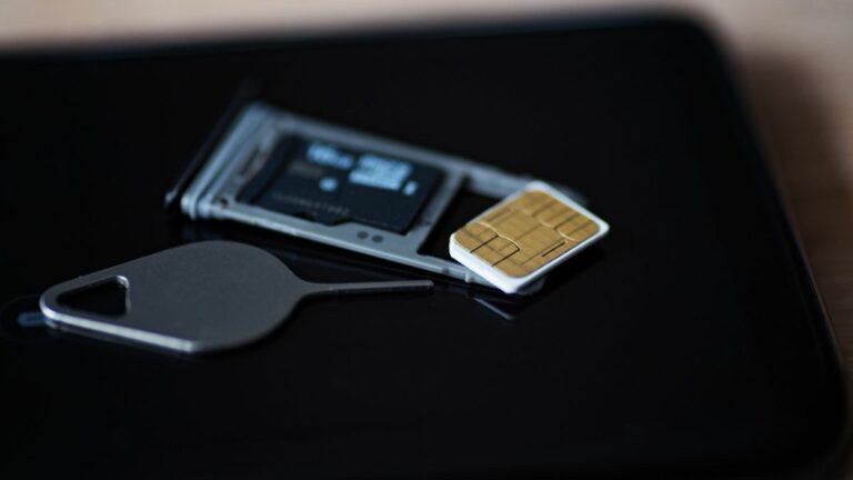 iPhone Without SIM Card Slot