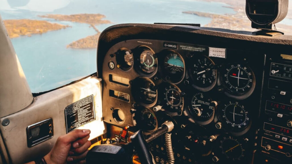 Can You Land A Plane If Your Pilot Passed Out?