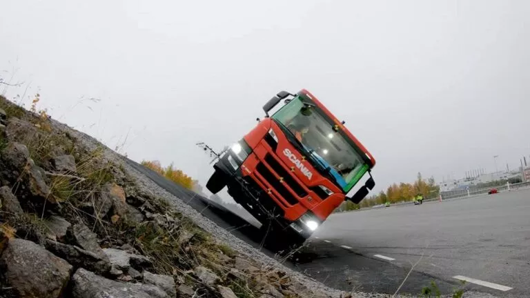 truck crash test scania