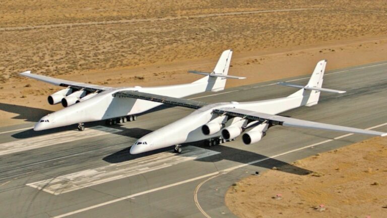 Largest Planes In The World Throughout History