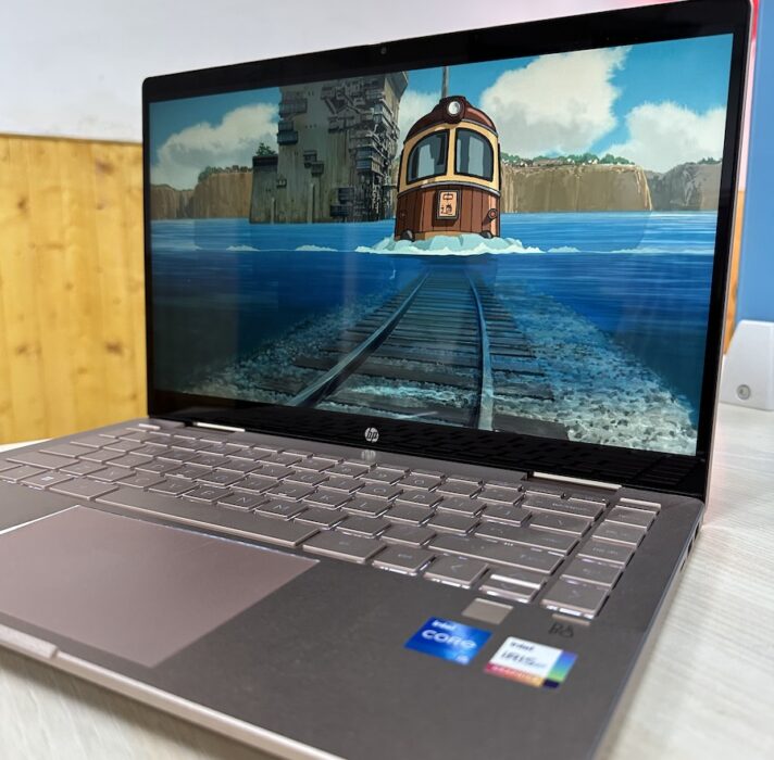 HP Pavilion x360 display