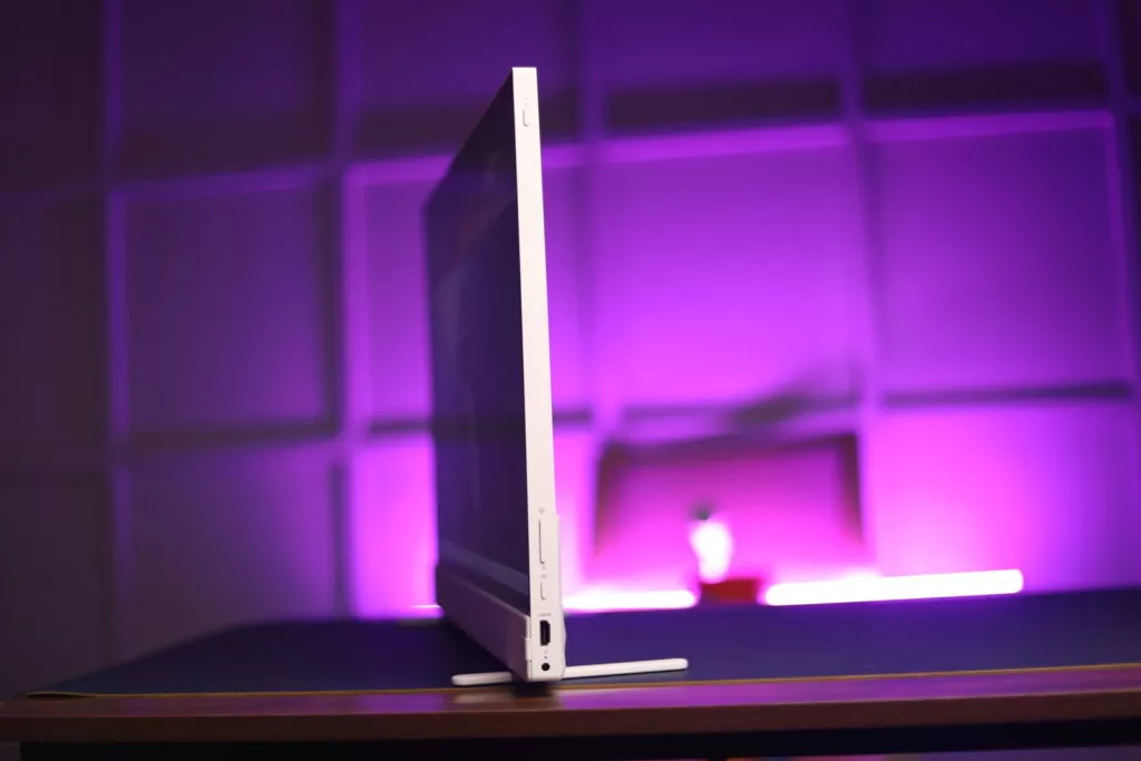 Side profile of the HP Envy Move