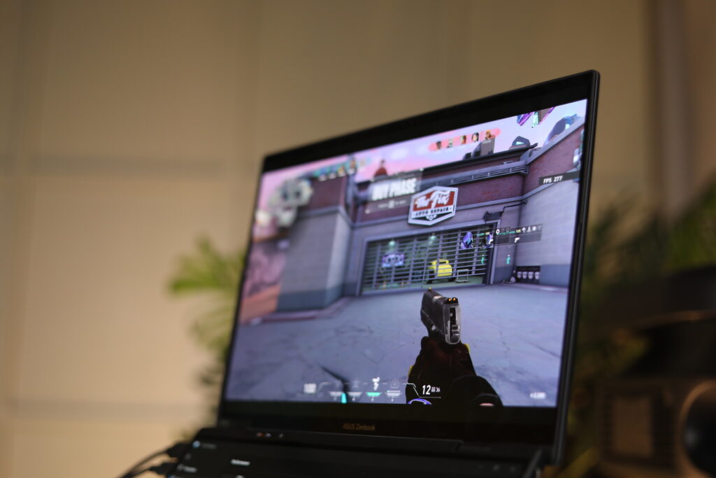 Image of Valorant gameplay on the Asus Zenbook Duo