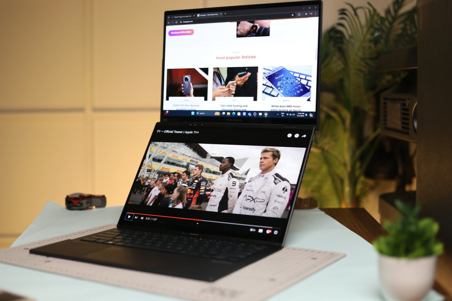 Asus Zenbook Duo Review Dual Screen is the Future Fossbytes