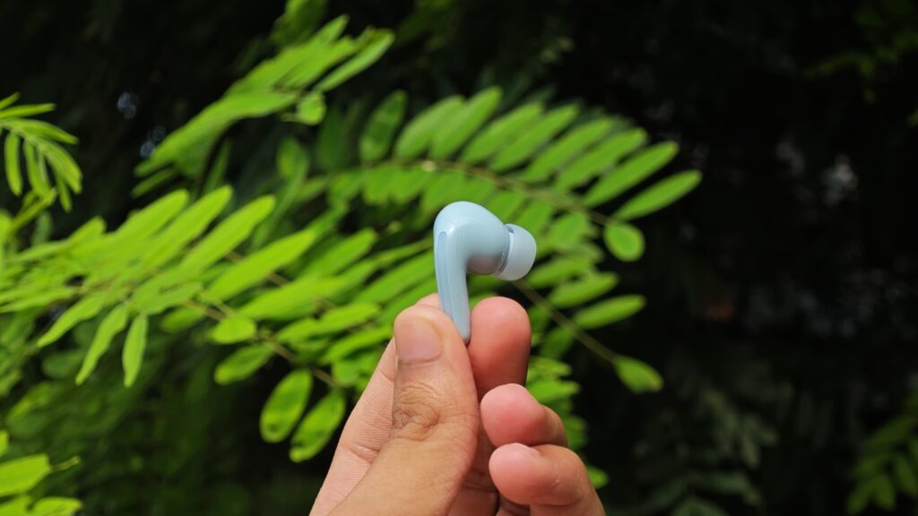 Image of the individual Redmi Buds 5C earbud