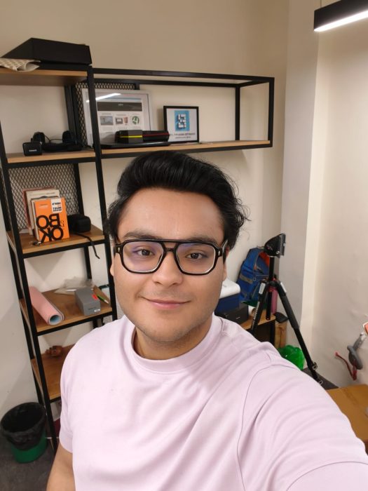 Selfie sample from the OPPO Find X8